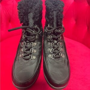 JustFab Wedge Winter Boots Black Size 6